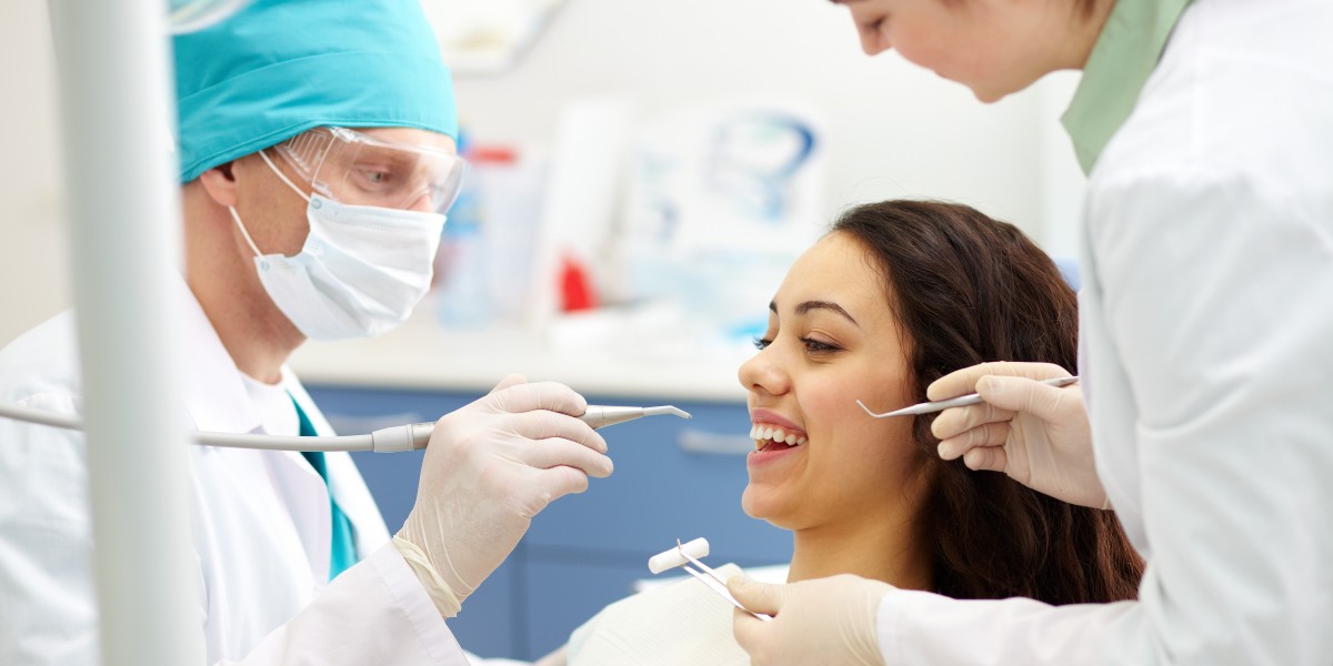 Composite Bonding Innovations: Enhancing Durability and Aesthetics in Dental Restorations