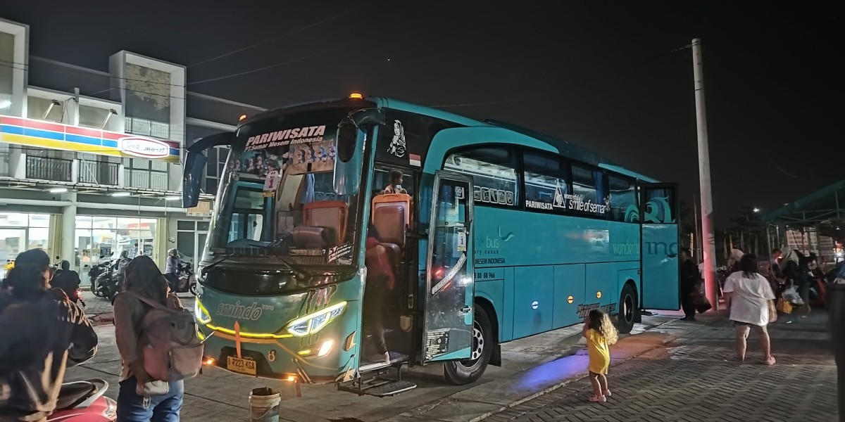 Sewa Bus Pariwisata Depok: Ajak Keluarga Liburan Seru ke Tanjung Pasir!